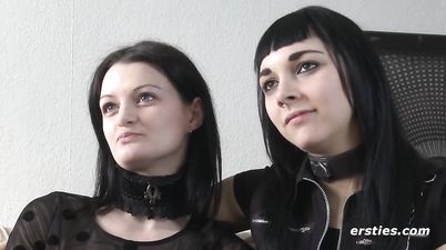 Einblick Ins BDSM Sexleben Eines Deutschen Lesbischen Paares   Kinky Brunette Lesbians